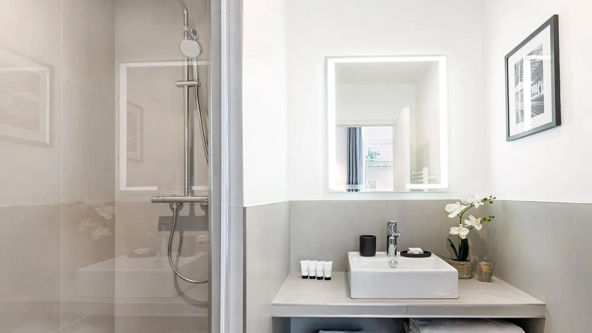 Livinparis Luxury Ac 3 Bedrooms Le Louvre Ii アパート パリ