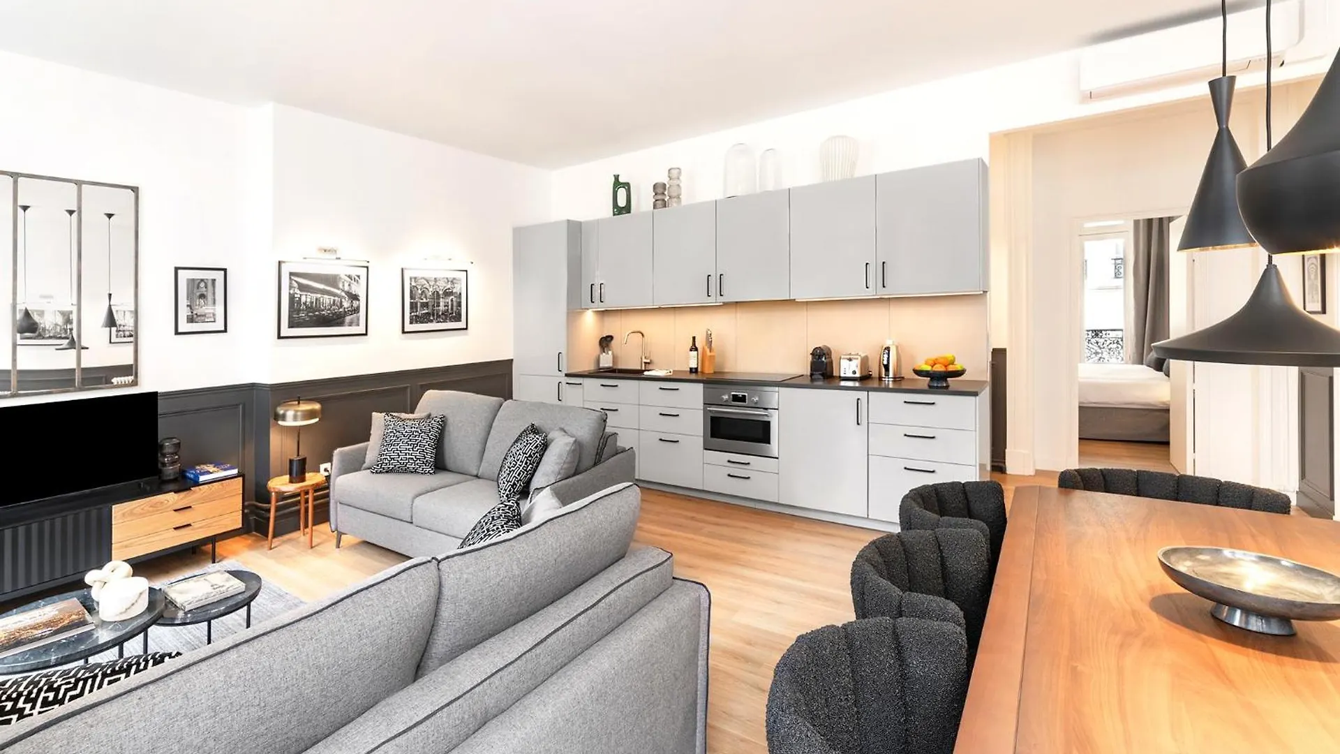 Livinparis Luxury Ac 3 Bedrooms Le Louvre Ii Apartment
